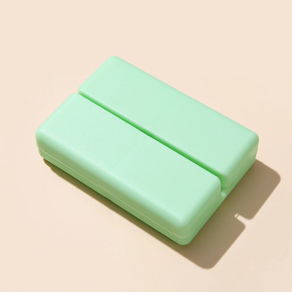 

Складной контейнер для таблеток на 7 дней