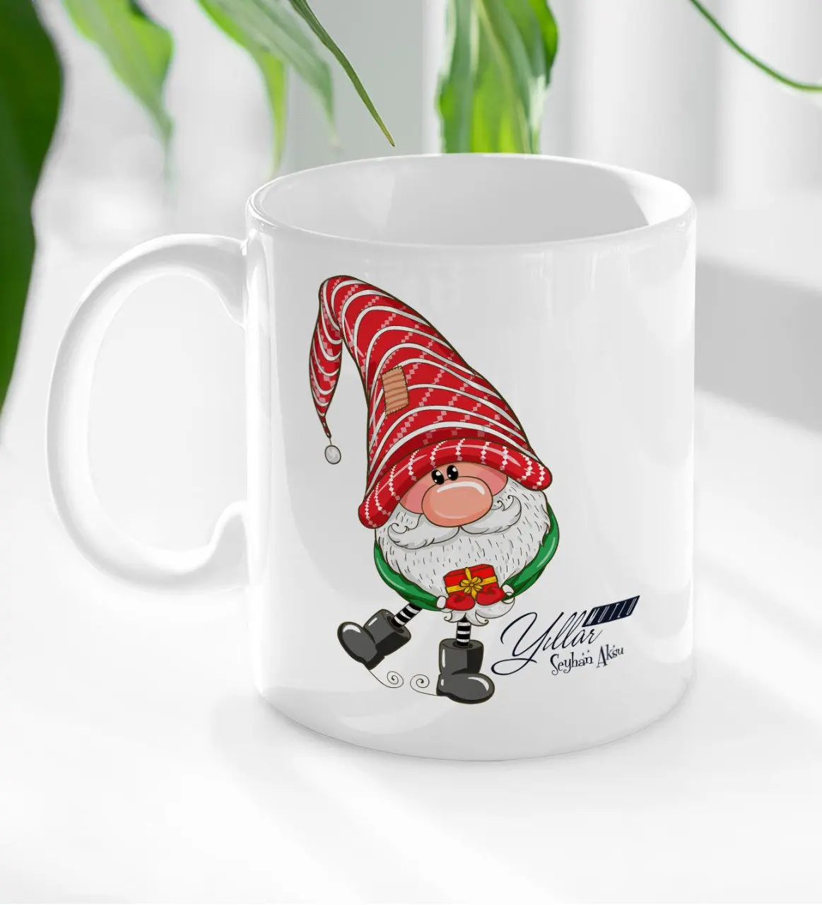 

Персонализированная белая кружка в стиле "с днем рождения"