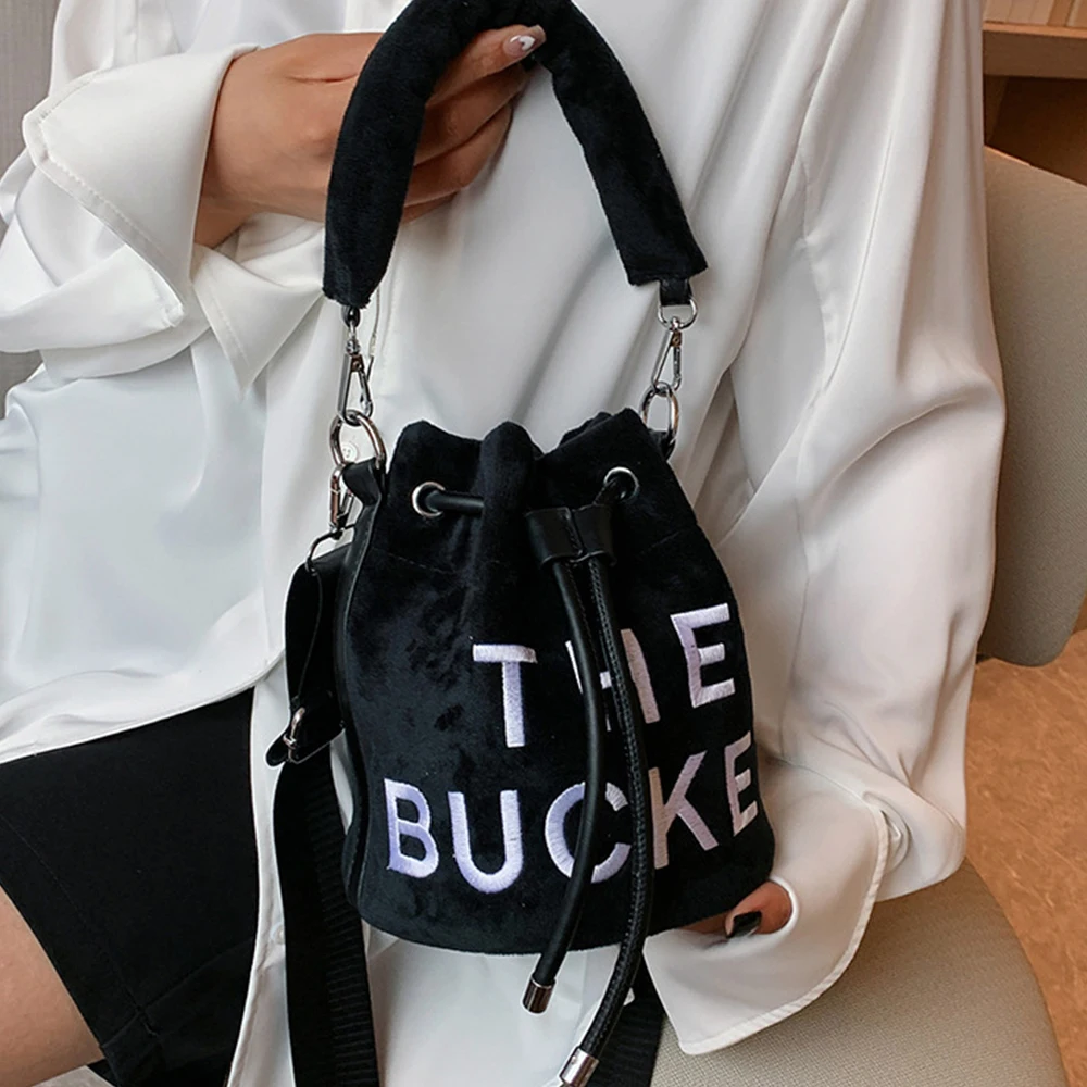

Роскошная плюшевая сумка-мешок, дизайнерские сумки из искусственного меха для женщин 2023, брендовая сумка через плечо, маленький клатч, коше...