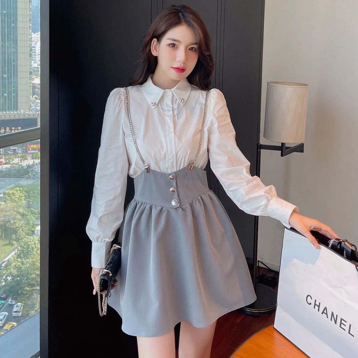 

2022 New Spring Two Piece Sets White Long Sleeve Single-Breasted Shirt+Women Metal Chain Suspender Skirt Mini Skirt Suits