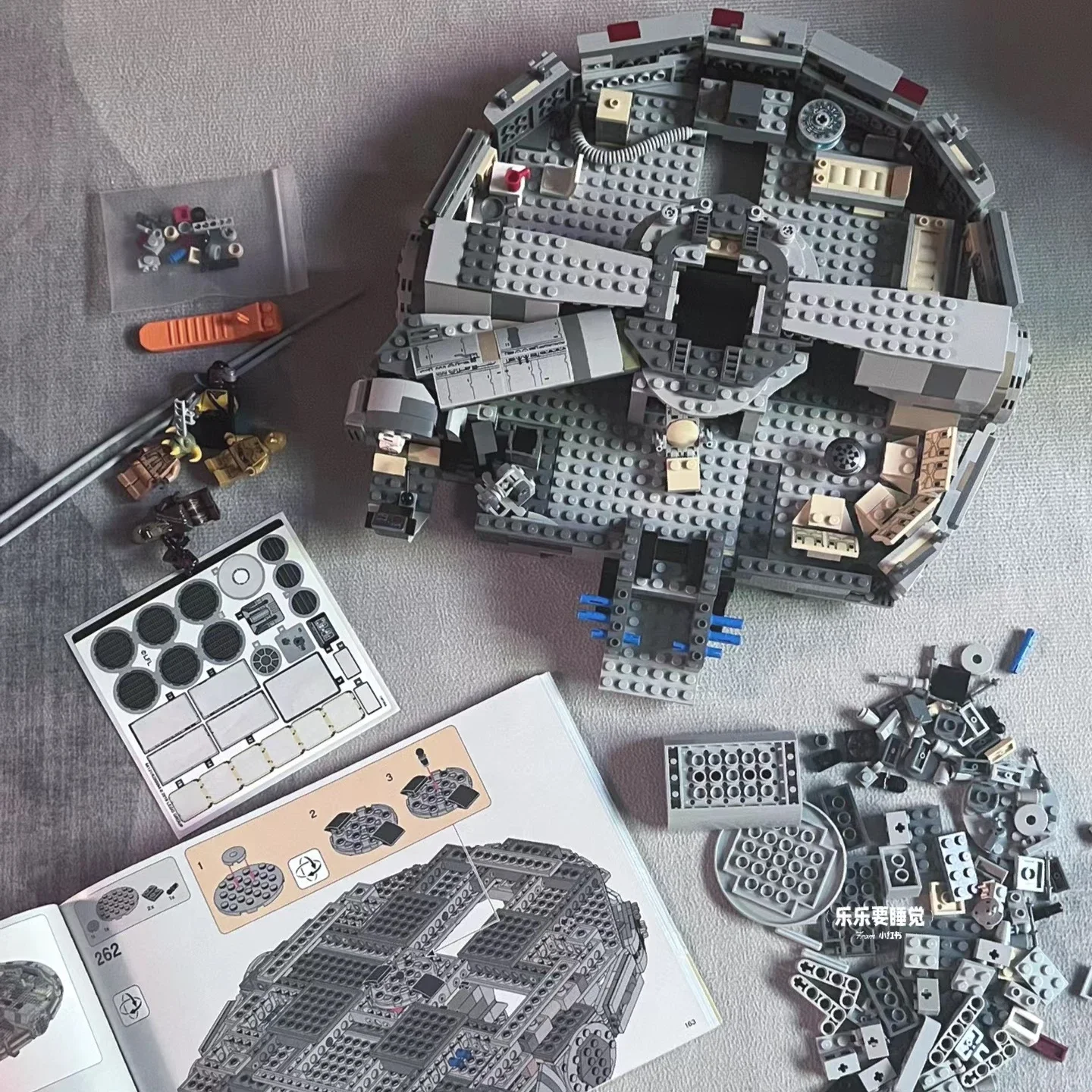 Конструктор Falcon 75257 Космический корабль