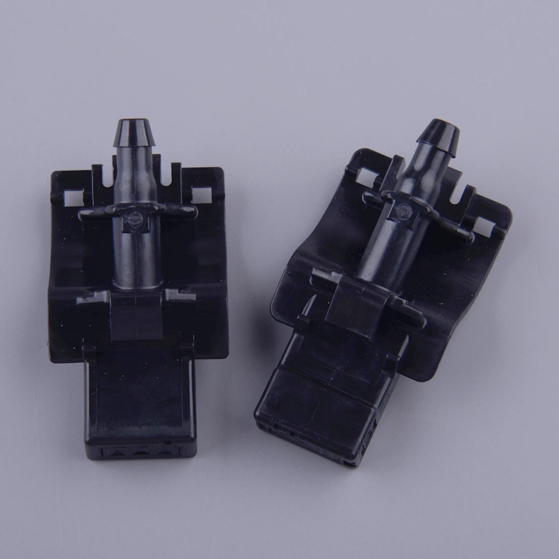 

2 шт., насадка для омывателя переднего стекла, насадка для распыления жидкости, черный АБС-пластик 85381-0C030, подходит для Toyota Tundra 2007-2021