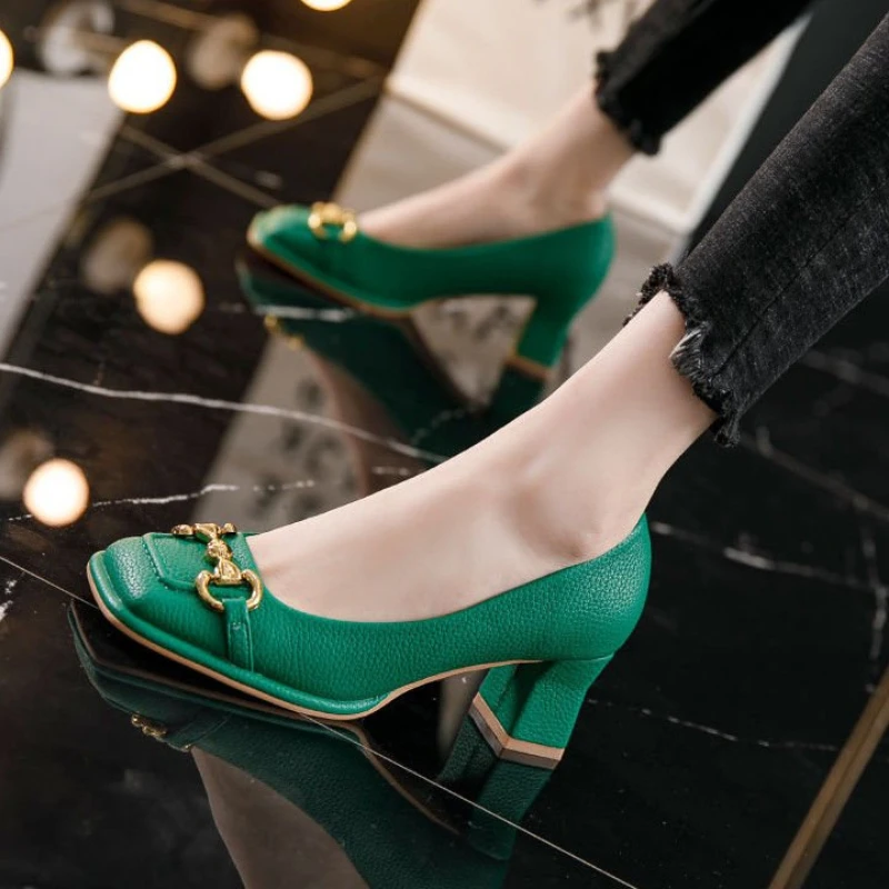 

Women's new medium heel shoes, square thick heel shoes, French style, black and green 2023