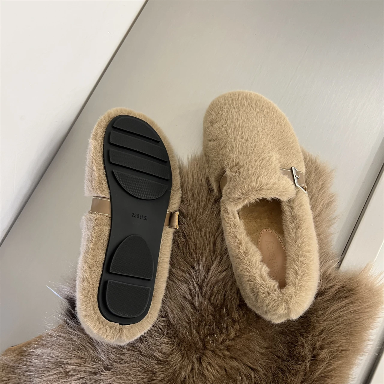 Женские меховые Лоферы LazySeal на мягкой подошве выразительные теплые без застежки