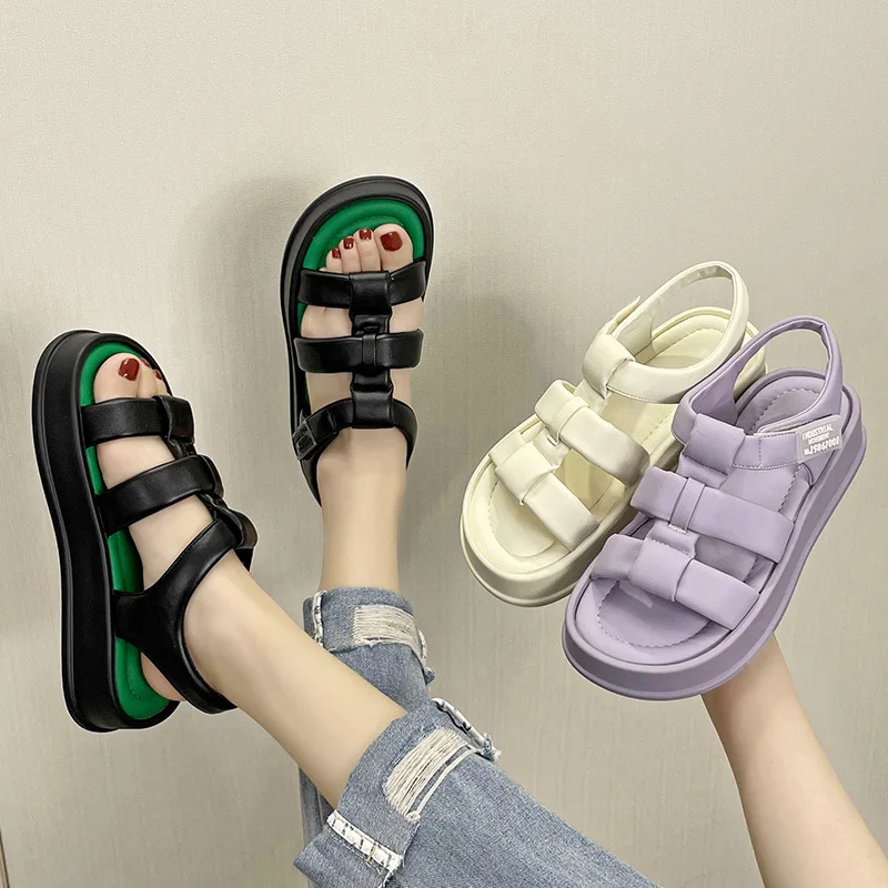 

Пляжные сандалии для женщин, Роскошные туфли на низком каблуке с ремешком, лето 2023, Костюмные женские бежевые Модные прозрачные черные Сабо на низком каблуке, новинка Com