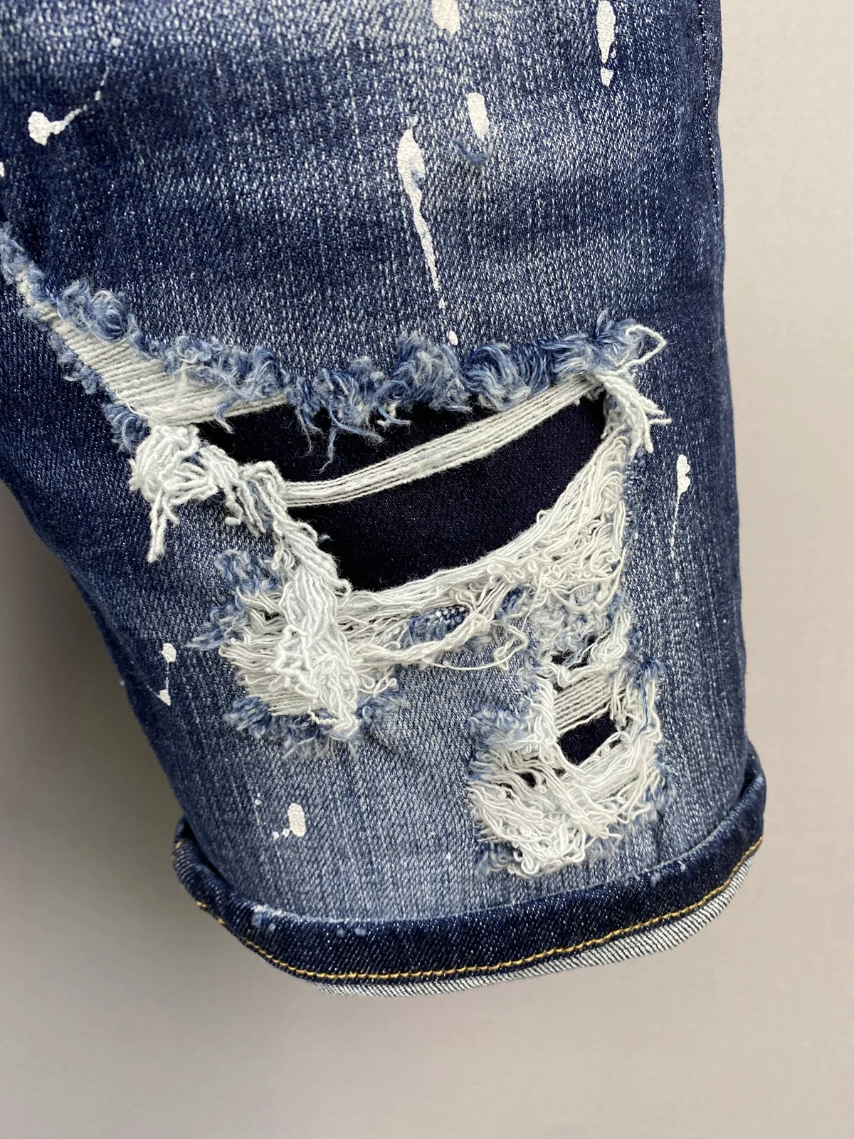 2023 Summer New D2 Denim Shorts Men's Hole Patch Letter Speckle Print Slim Fit Five-point D2 Jeans