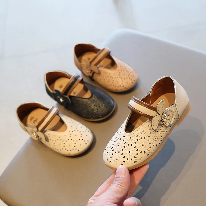 

Girls' Shoes 2022 New Autumn Children's Leather Shoes Princess Peas Single Shoes Summer Wild Soft Sole Hollow Flats Shoes