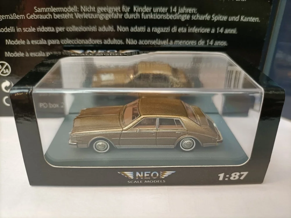 

Simulation 1/87 Resin Car Model Neo 4 Door Seville HT Coupe Brown High-end Collection Ornament Gift