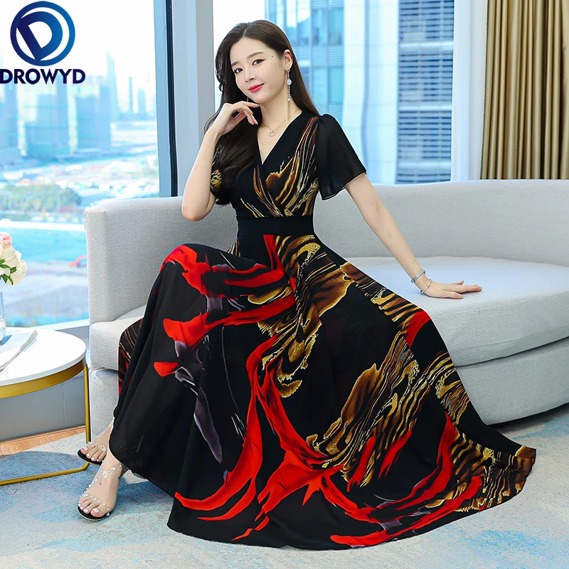 

Женское шифоновое платье-миди с V-образным вырезом и принтом