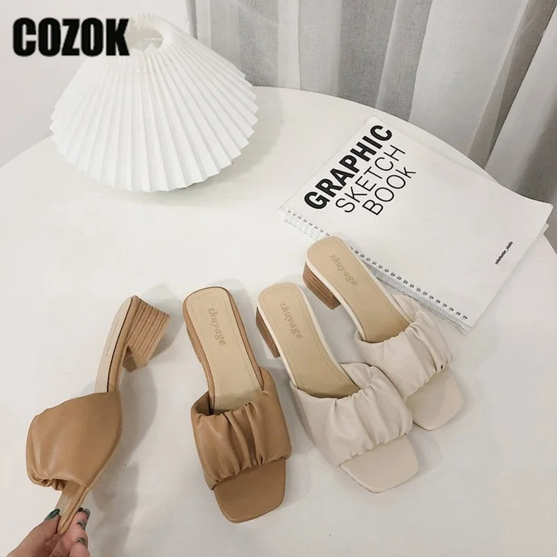 

Летние женские шлепанцы, плиссированные повседневные пляжные шлепанцы с открытым носком, на толстом низком каблуке, с квадратным носком, удобные мягкие шлепанцы для улицы