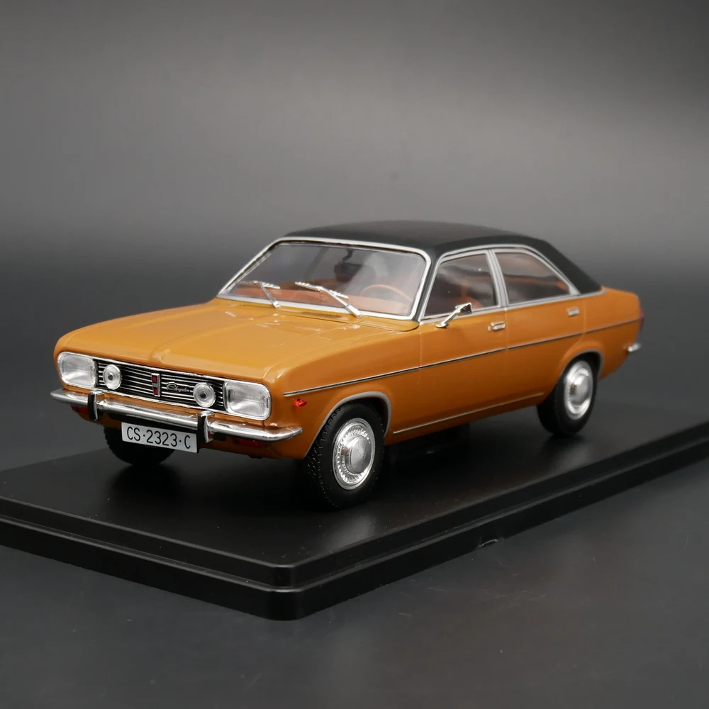 

Классические автомобили Ixo 1:24 CHRYSLER 180 1975 Ограниченная серия металлическая статическая модель автомобиля из смолы игрушечный подарок