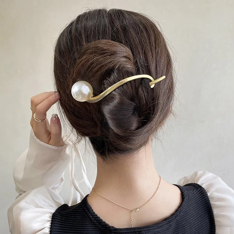 

Korean Metal Butterfly Pearl Hair Clips Hairpins Fashion Sweet Ponytail Clip Barrettes Hairgrips Headwear Women Hair Accessorie