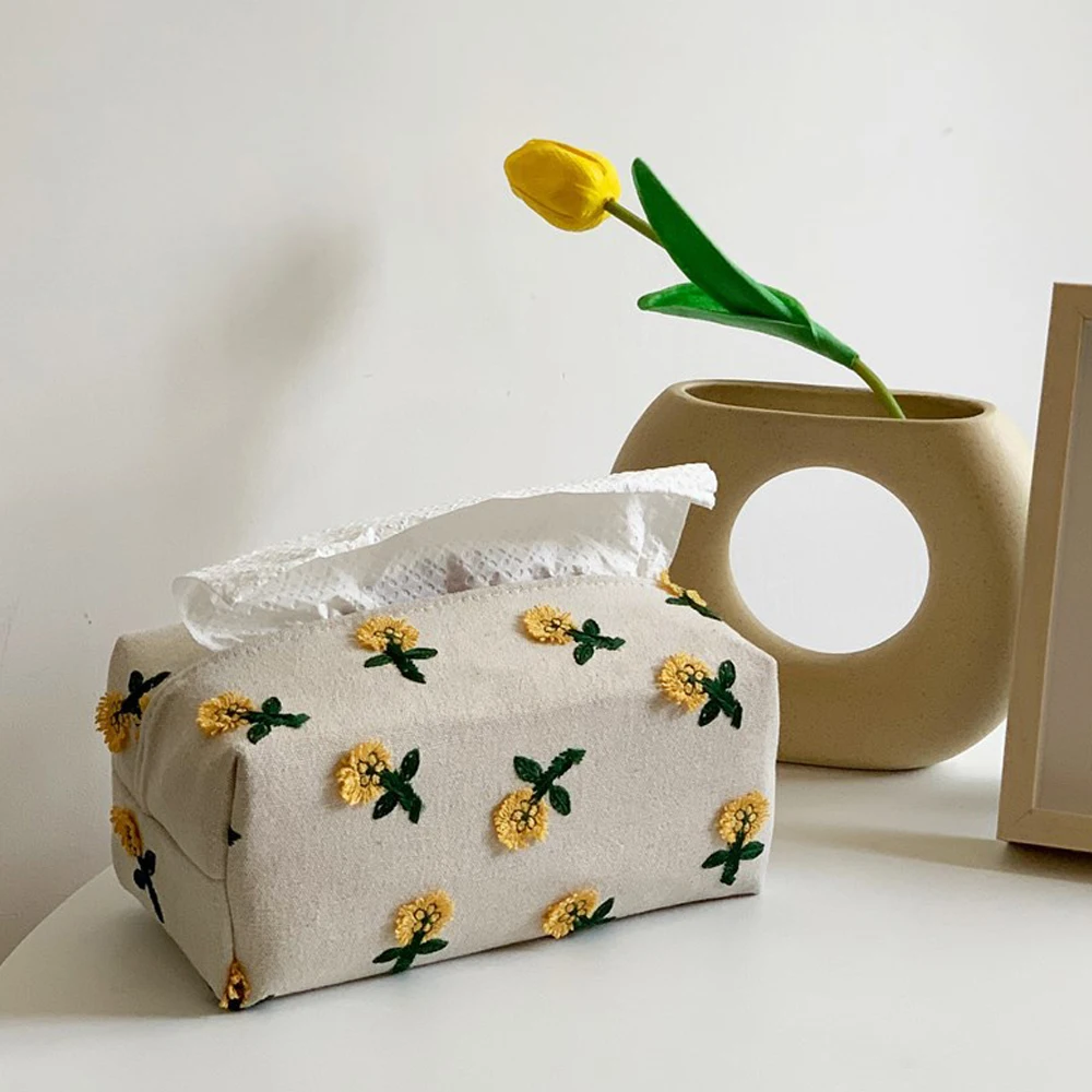Небольшая коробка для салфеток с цветочной вышивкой в японском стиле льняной