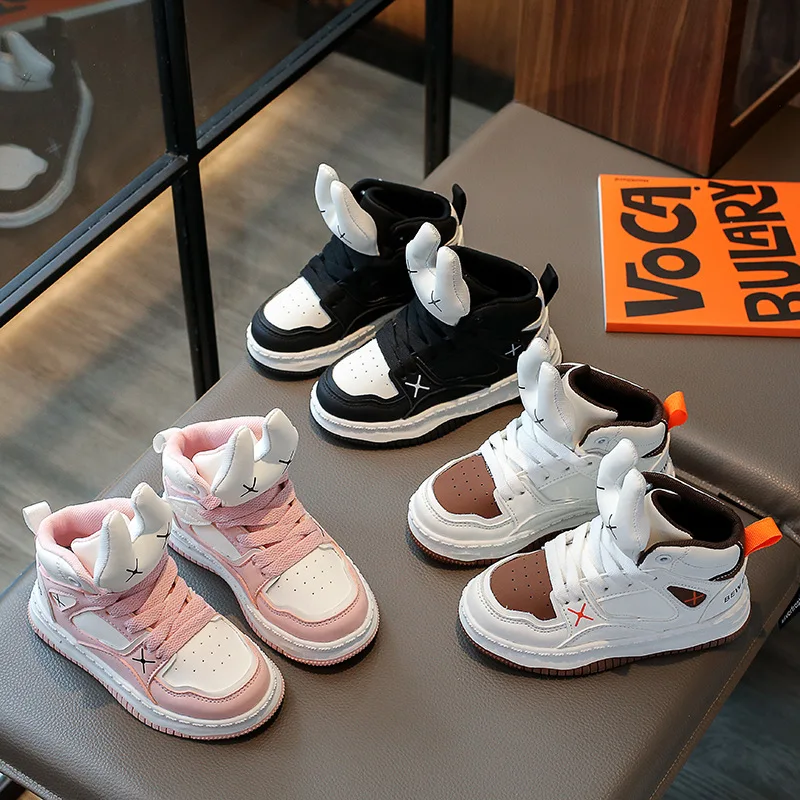 

Children's Autumn and Spring Board Shoes Boys and Girls' Leather Three-dimensional Rabbit Soft Sole Casual Shoes