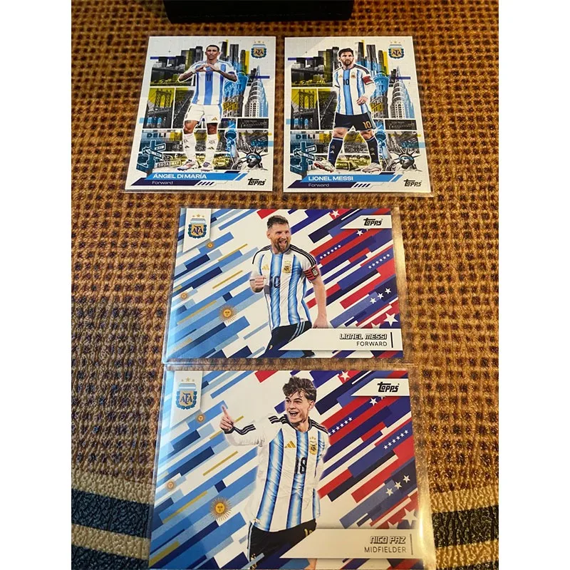 Фото Коллекционные карточки 2026 Topps: Официальный набор команды Аргентины на Чемпионате мира по футболу (Месси, Лаутаро, Альварес) — 1 автограф на 2 коробки для футбольных фанатов №3