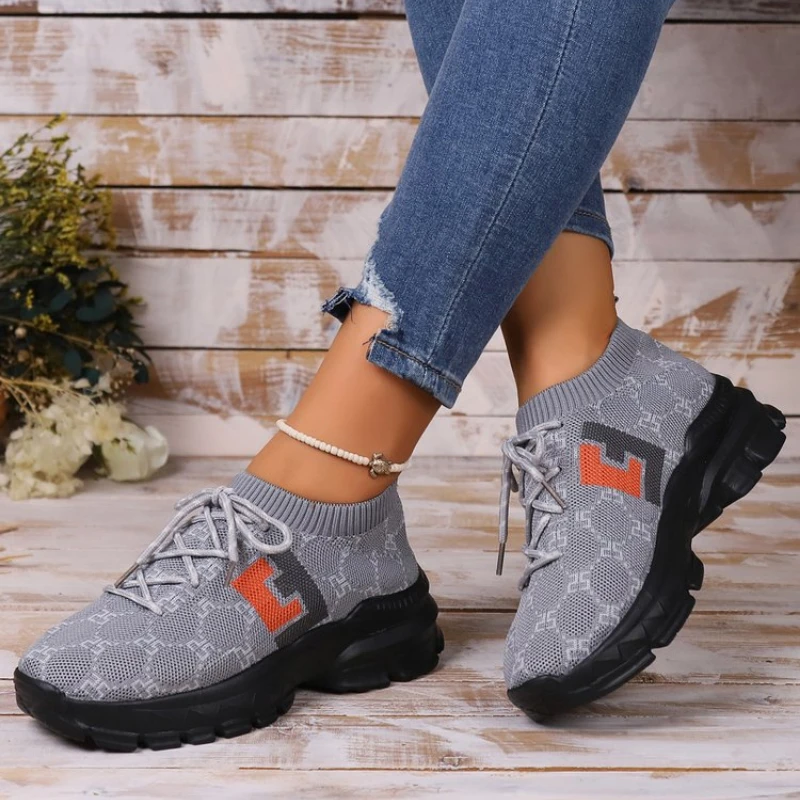 

Женские спортивные туфли большого размера, новинка 2023, эластичные дышащие женские туфли из плетеной ткани, кроссовки на шнуровке спереди