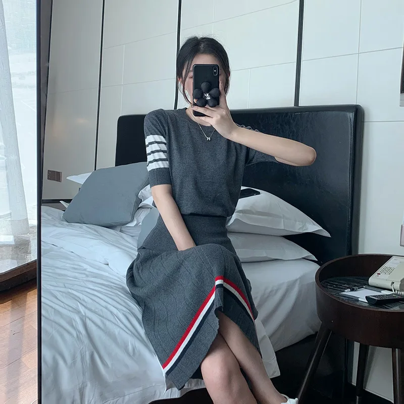 

High Quality TB Summer New Temperament Age Reducing Slim Fit Round Neck Short Sleeve+Pleated Half Skirt Knit Set for Women