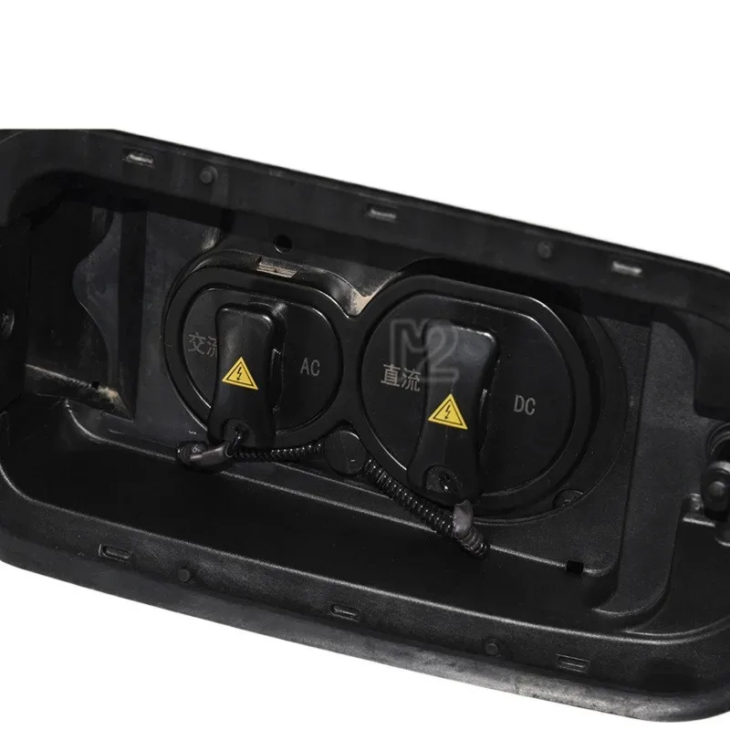 Фото Для JAC Sihao E10X крышка порта зарядки медленная крышка порта зарядки AC DC крышка розетки пылезащитная крышка №2