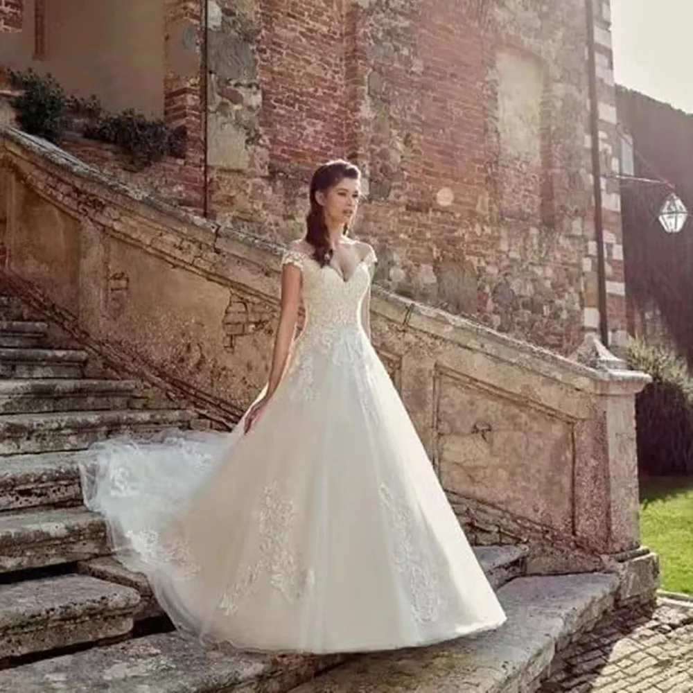 

Gorgeous Off Shoulder Lace Wedding Dresses 2022 V Neck Applique Sweep Train Bridal Gowns Sleeveless Vestido De Novia