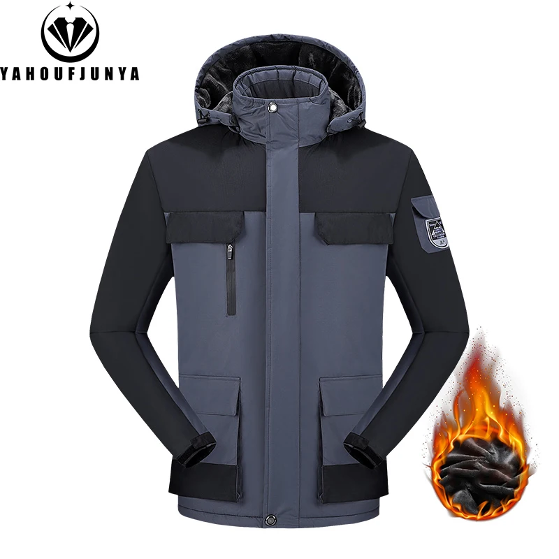 Мужская теплая куртка на флисе с капюшоном зиму