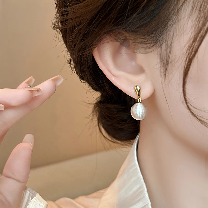 Новинка модные медные серьги на четыре сезона с холодным ветром разноцветные