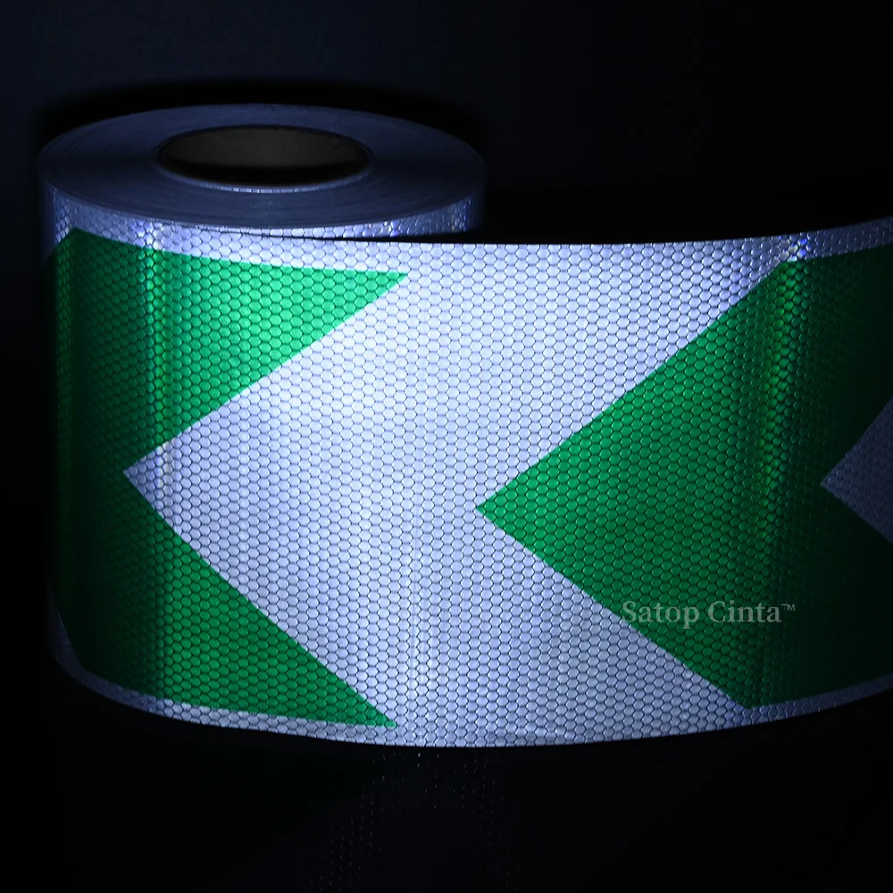 Светоотражающая лента со стрелками белая зеленая 8 дюймов 10 м фотолента