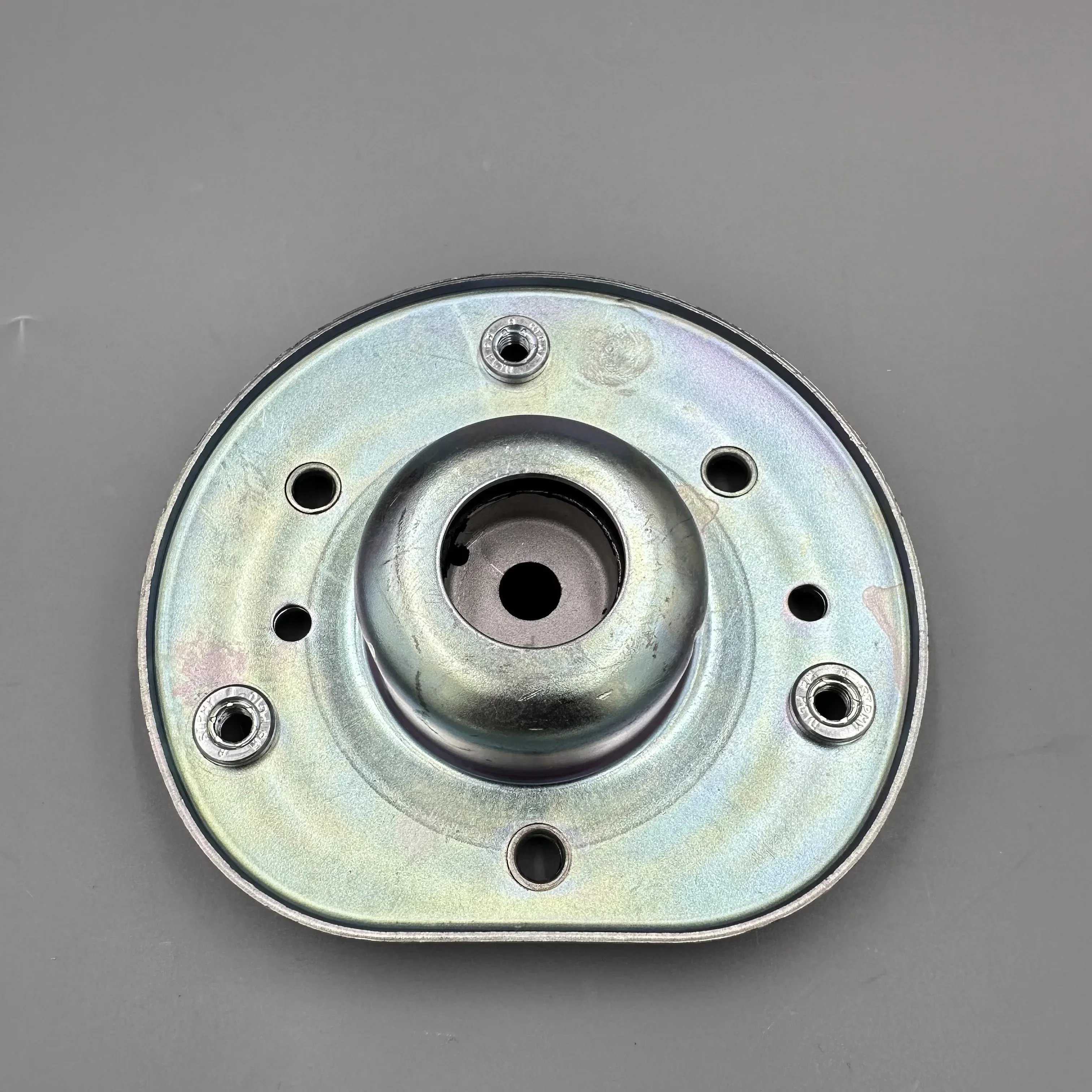 Фото Крепление амортизатора переднего правого LR 001145   LR 032578   LR 024477   Для Land Rover Freelander 2 2006-2014 запасные части №4