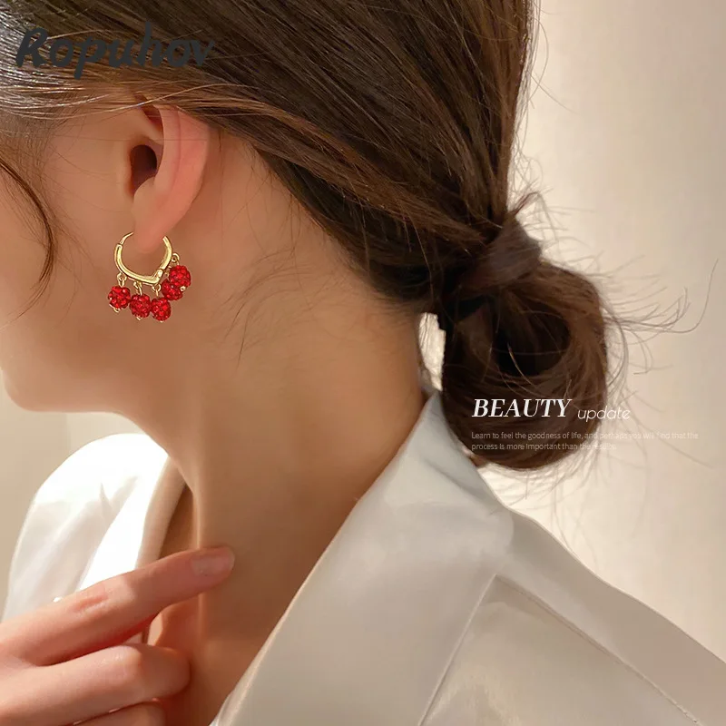 

Новинка 2022, женские корейские серьги ROPUHOV с красными стразами, модные дизайнерские маленькие простые милые серьги