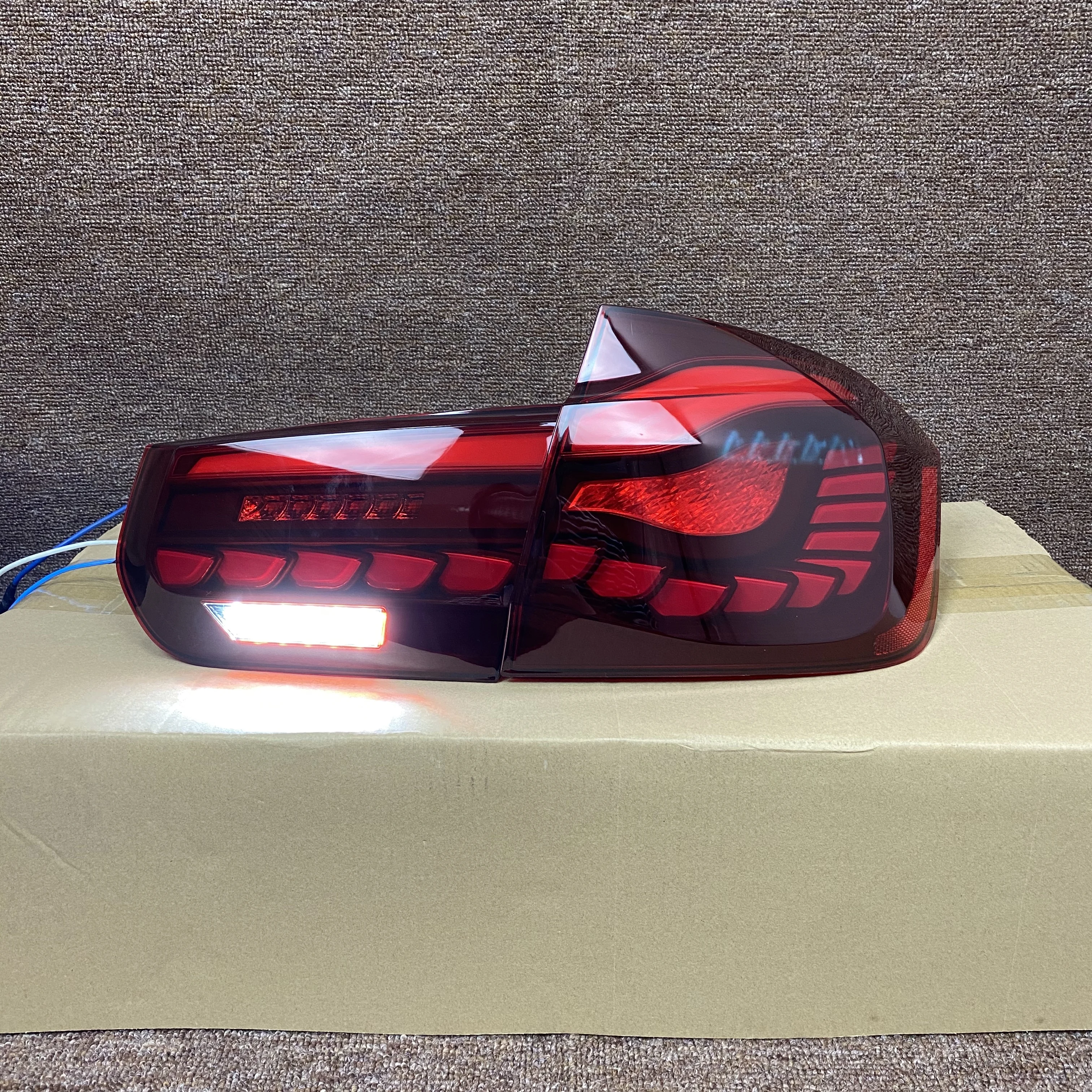 Фото Задние фонари J ONE LED для BMW 3 серии F30 F80 2012-2019 в стиле GTS с динамическими указателями поворота, установка Plug & Play. №3