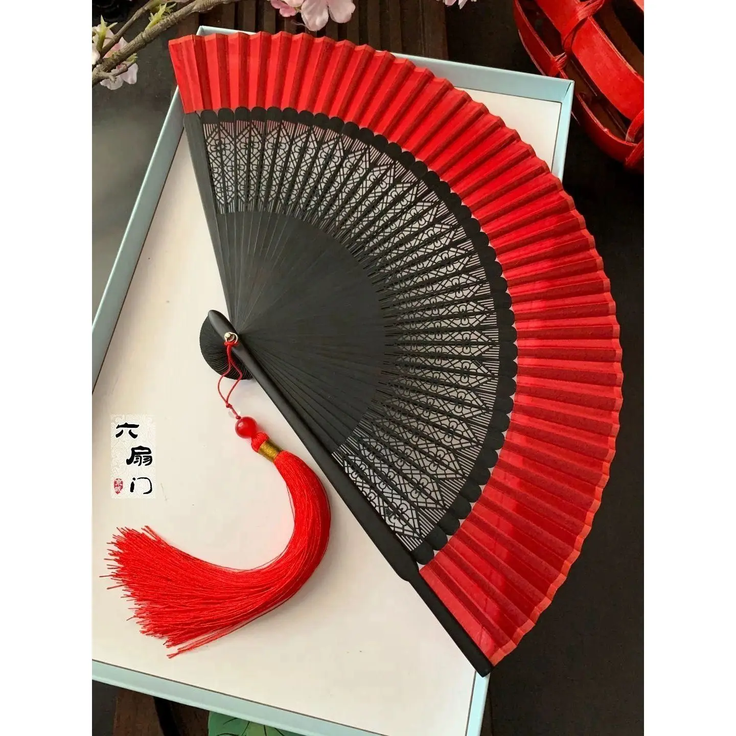 

Японский классический веер из шелка