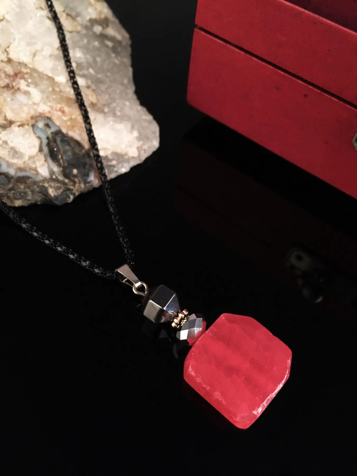 

Natural stone Women 'S Agate Stone Necklace Xnrs687