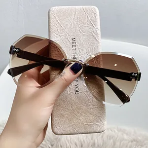 Fashion Sunglasses for Women Fashion Shades for Women Trendy Fashion Men Women Eyewear High Quality Hot Brand Designer UV400