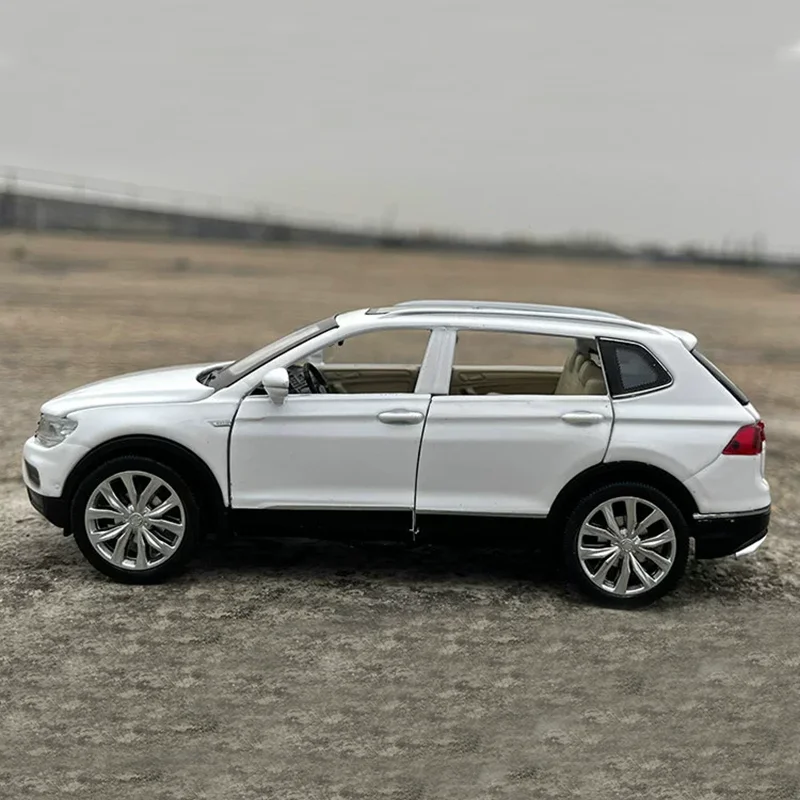 Новая модель автомобиля Tiguan L в масштабе 1:32 литье под давлением имитация звука