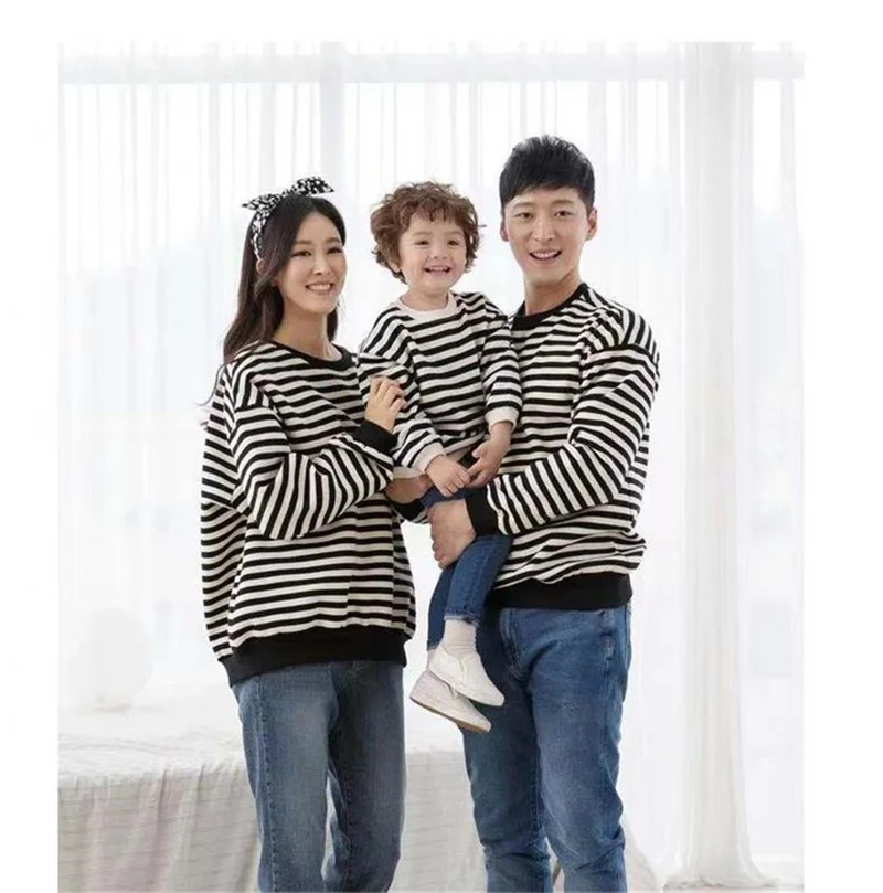 

Весенне-осенние Семейные хлопковые толстовки, полосатая одежда для мамы и дочки, Свитер Для Отца и Сына, семейный костюм, семейный образ