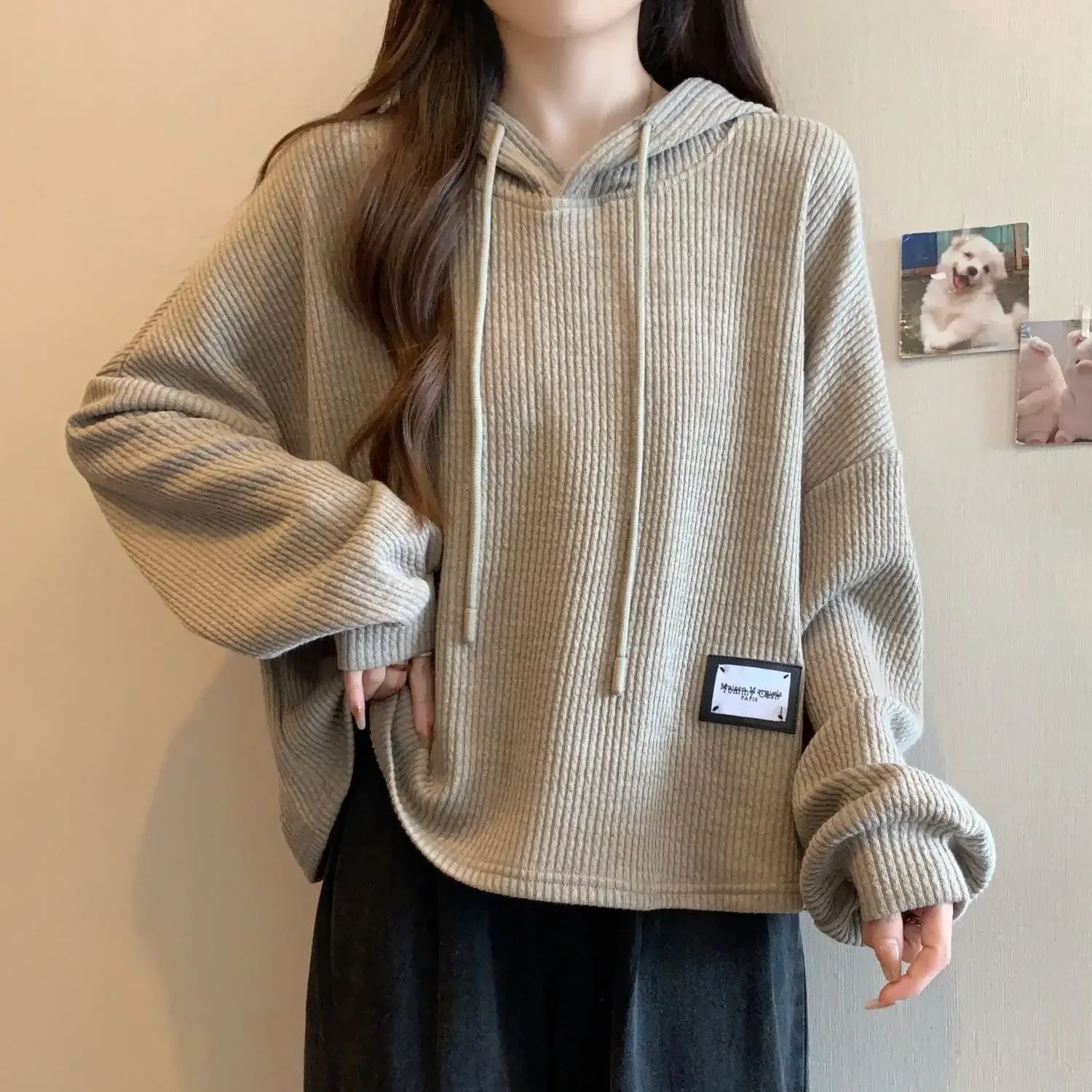 Футболка с капюшоном и длинными