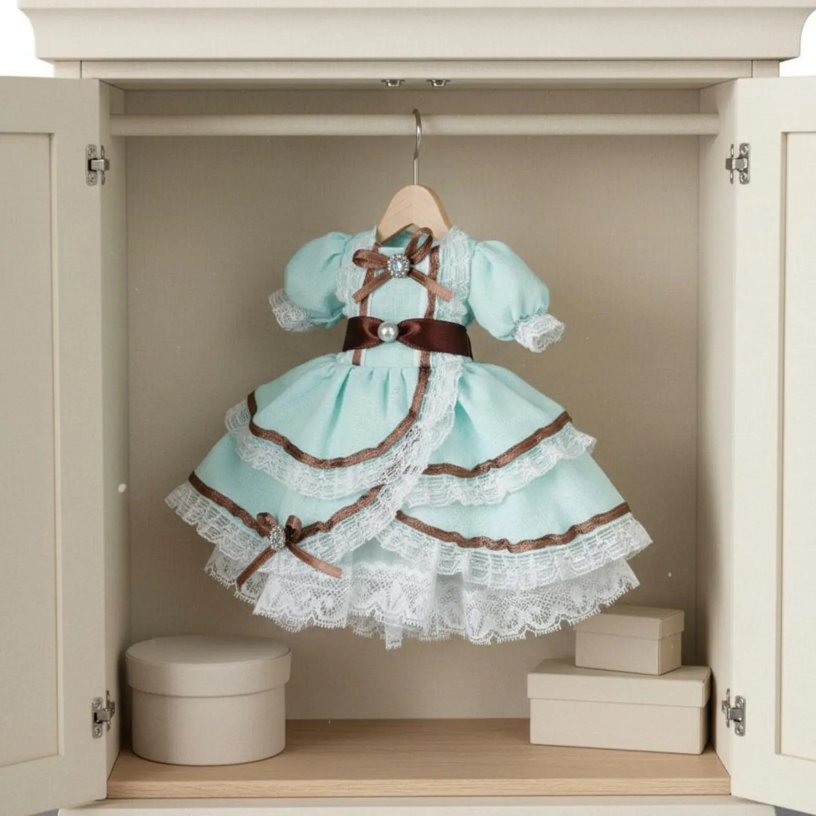 Фото Комплект одежды для кукол BJD: платье в стиле Лолита с бантом и винтажными аксессуарами №4