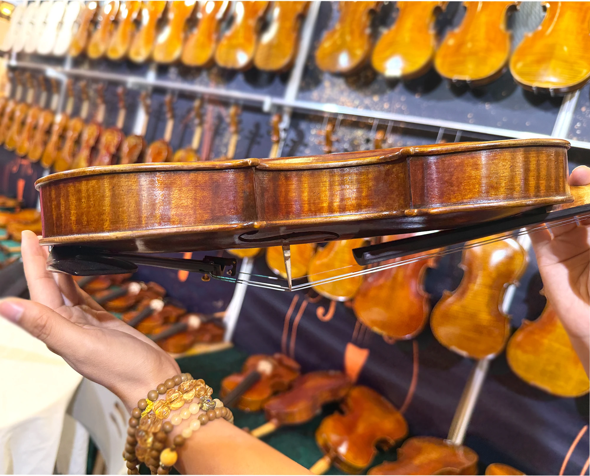 Фото Скрипка ручной работы Amati 4/4, премиум-класса, из массива дерева, с масляным лаком, профессиональная, для студентов и исполнителей №4