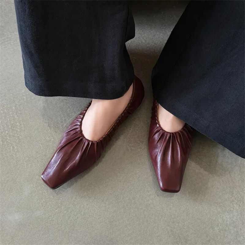 Бордовые туфли на плоской подошве женские плиссированные дизайнерские уютные
