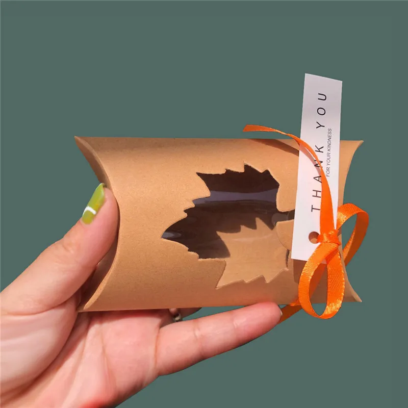 

50pcs/Lot Maple Leaf Gift Cardboard Boxes with Thank You Tag Wholesale Christening Favors Candy Packing Kraft Paper Bags