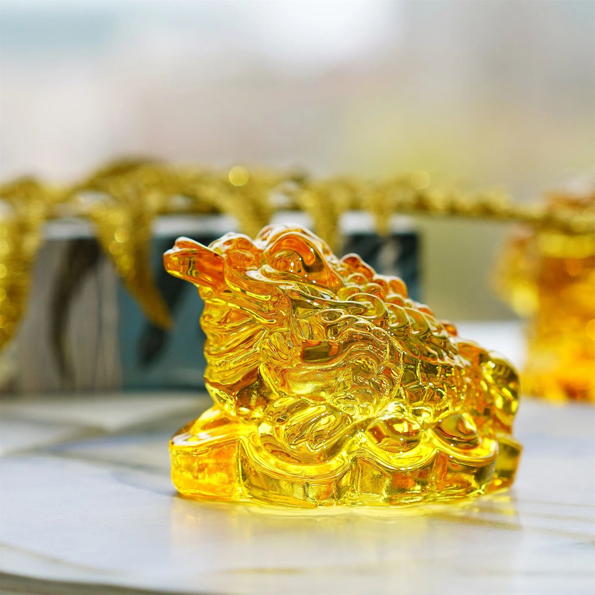 

2.4in Crystal Glass Golden Toad Figurine Collectibles Feng Shui Wealth Lucky Money Frog Statue Home Office Decoration,Lucky Gift