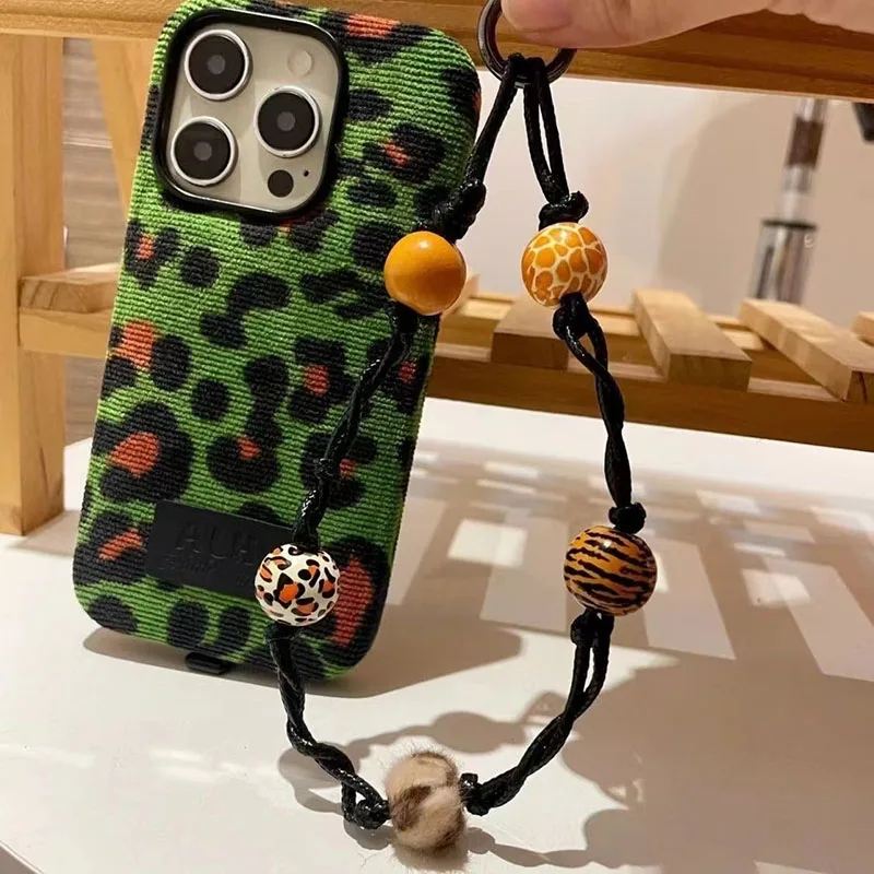 Цепочка для мобильного телефона разноцветные бусины из бисера черная кожаная