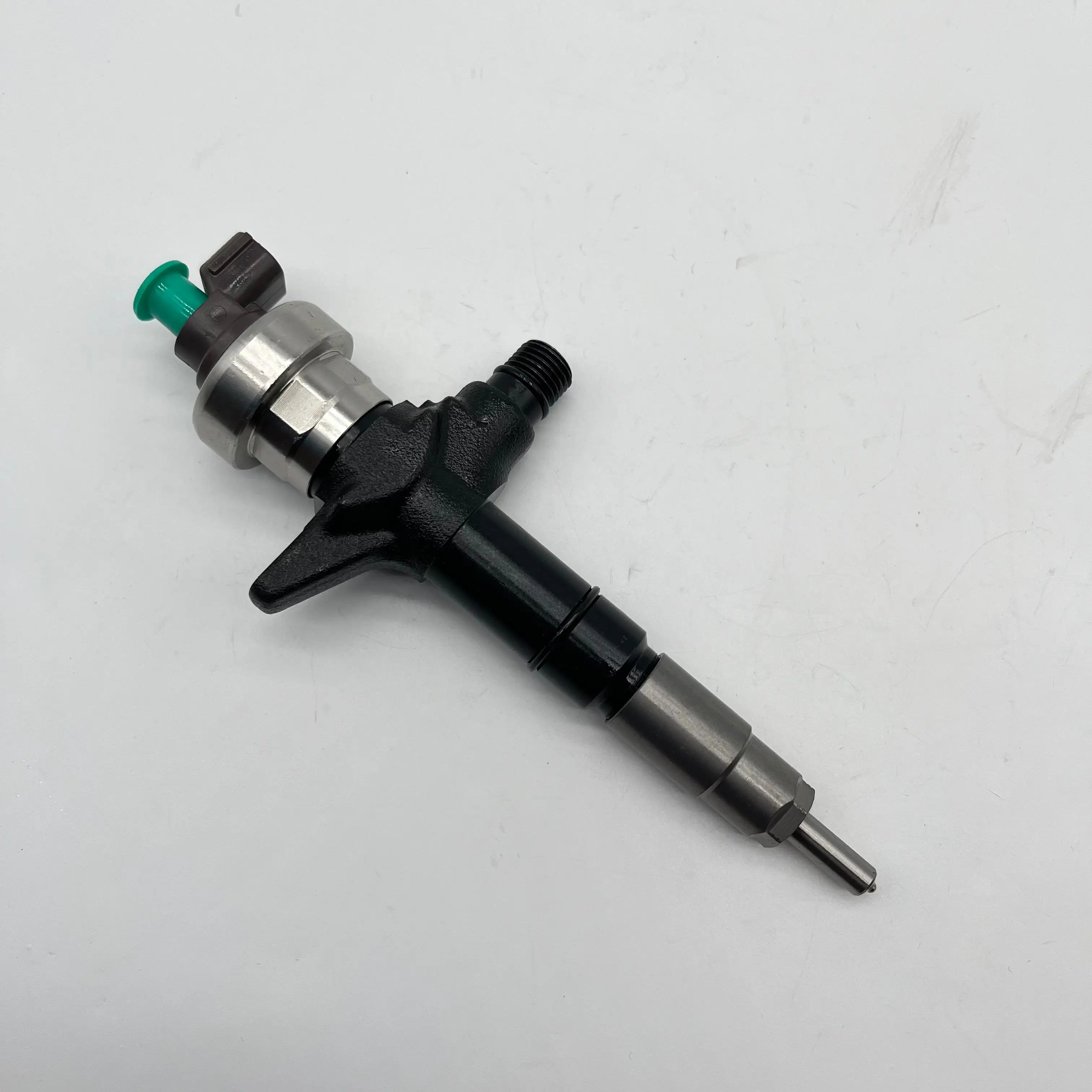 095000 -9940 8- 98246130 -0 Форсунка дизельного топлива Common Rail для двигателя ISUZU