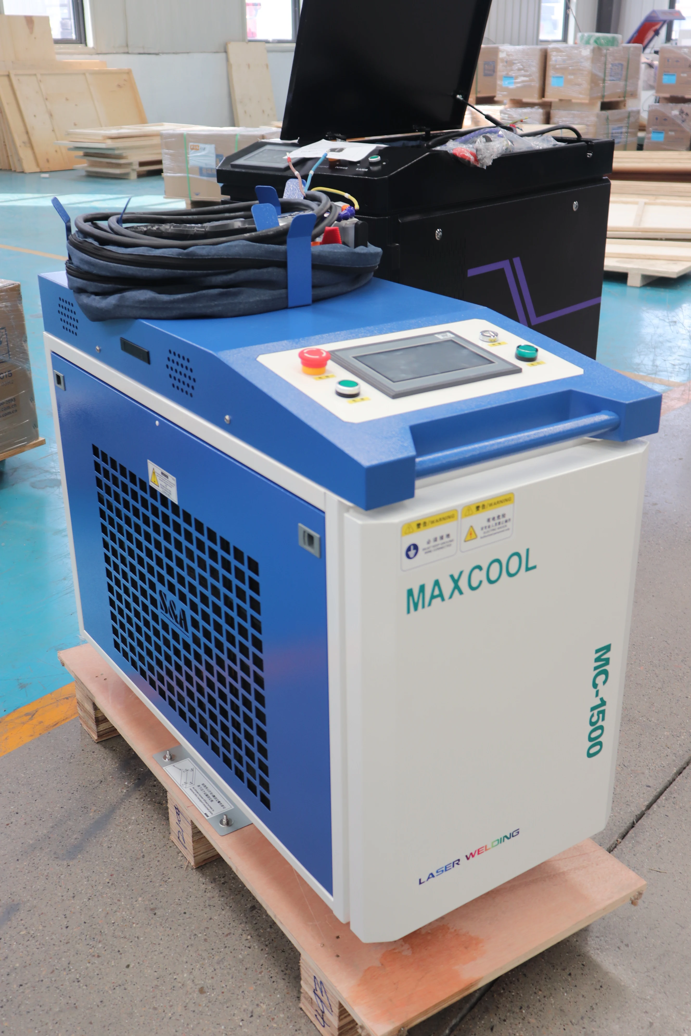 

Сварочная очистка резка 4 в 1 CW волоконный лазерный станок дешево и хорошо на 1-3 кВт макс. Raycus JPT Reci Au3tech