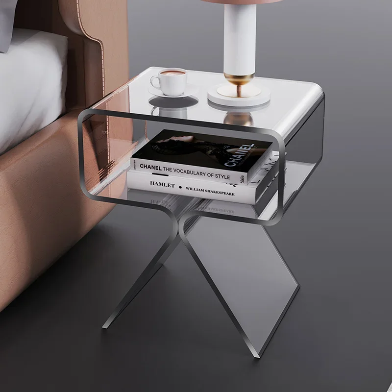 Прозрачный журнальный столик