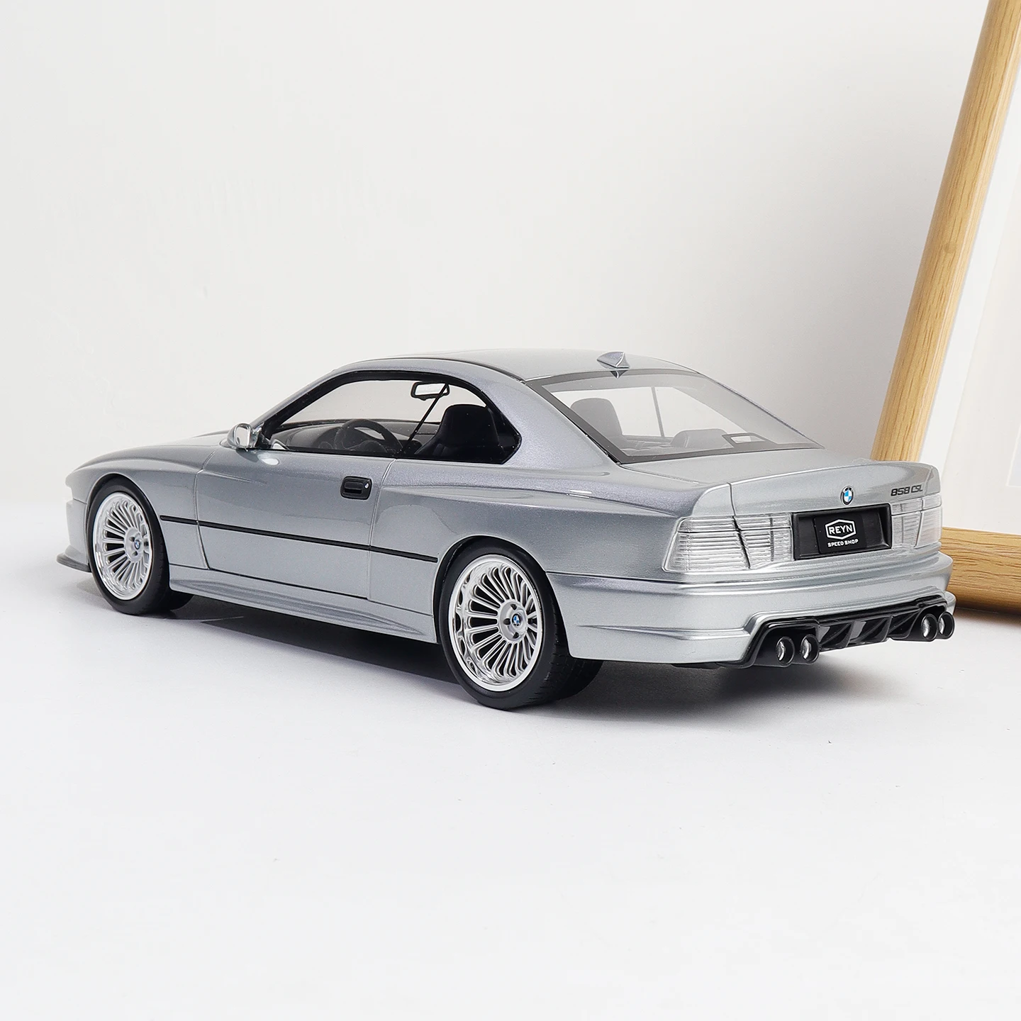 Фото Модели автомобилей Otto 1:18 Rein Speed Shop ‌     Модель автомобиля BMW 858 CSL, разработанная Jonsibal, 2024 год, литая под давлением из смолы, миниатюрная, лимитированная серия №5