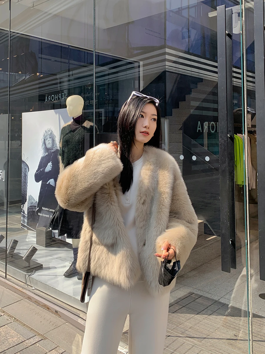 Рисунок 2 - Женское короткое зимнее меховое