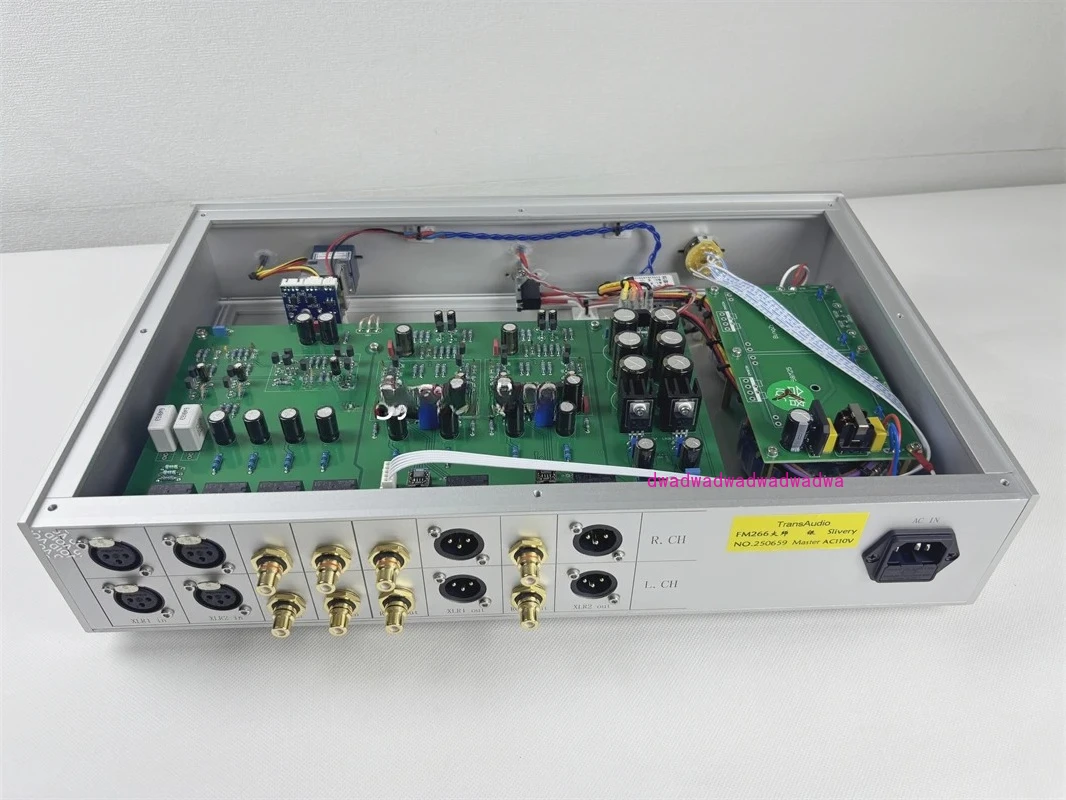 Фото Предусилитель FM266, HIFI-качество звука, превосходное качество звука, возможность одновременного подключения 4 двухканальных усилителей. №5