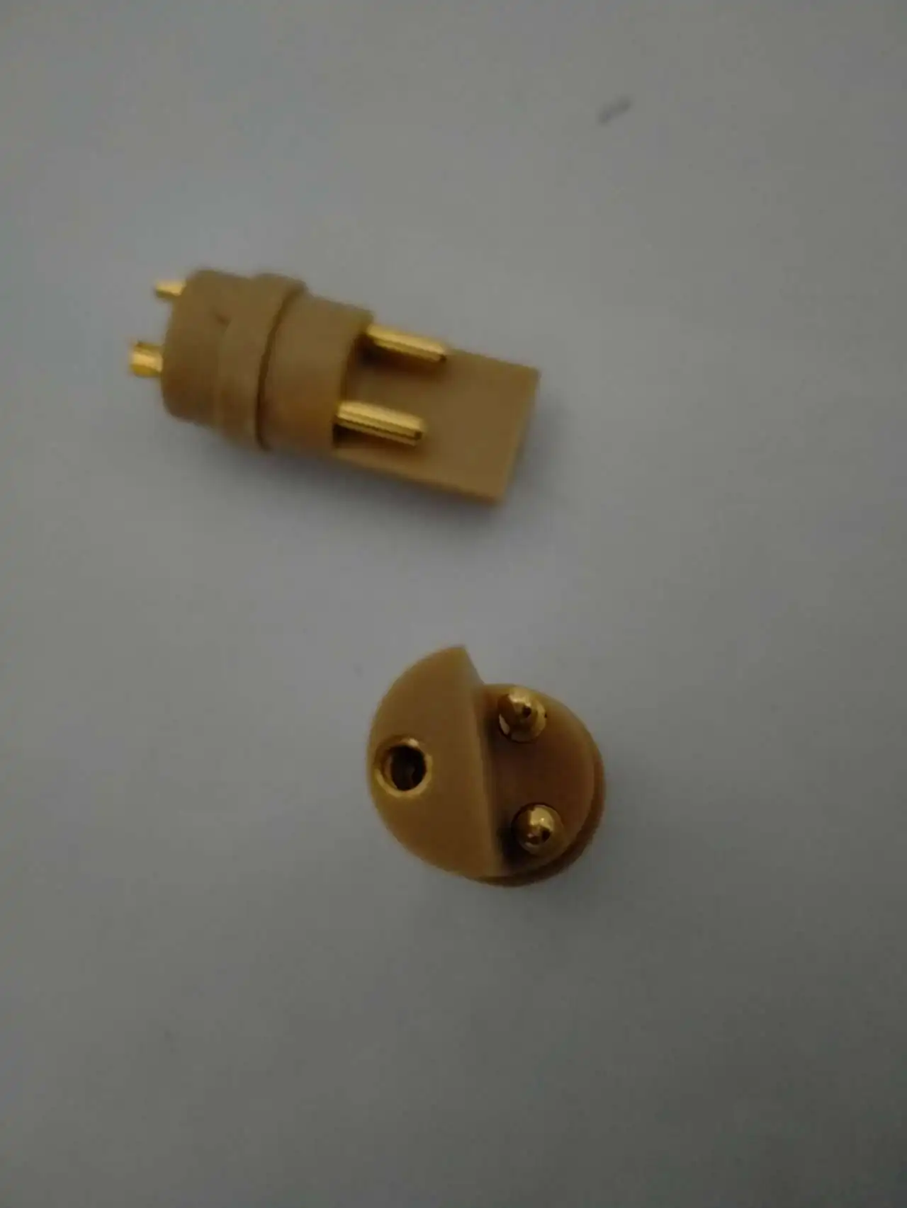 

3cs half needle half hole plastic core parts
