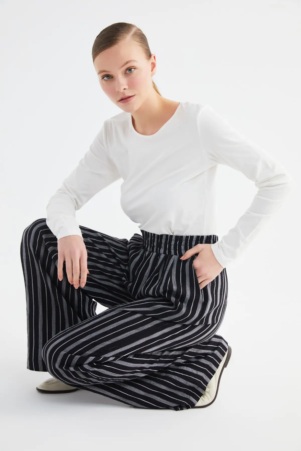 

Plenty of Cut Pants Black Stripe Women's Islamic Clothing Pants