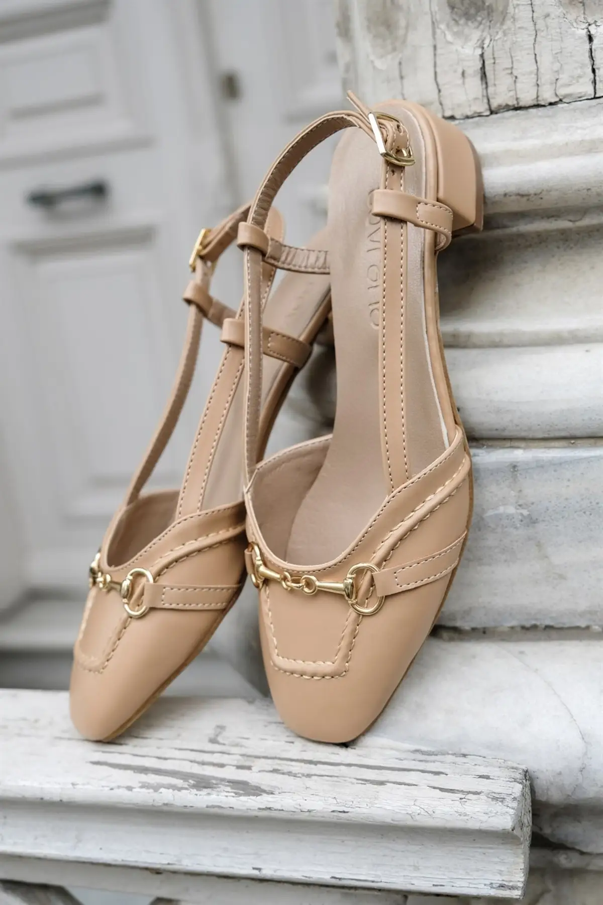 

Women Flats Shoes Gold Buckle Detailed Flat Toe Ballet Nude Fashion Flats For Ladies Casual Summer Footwear
